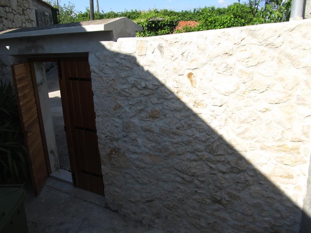 Hotel Petrcane Bagian luar foto
