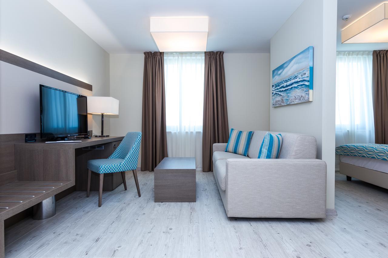 Hotel Petrcane Bagian luar foto